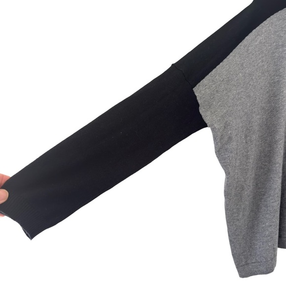 MINNIE ROSE Oversized Cashmere Blend Henley Sweater in Black/Gray Size S - Picture 5 of 8